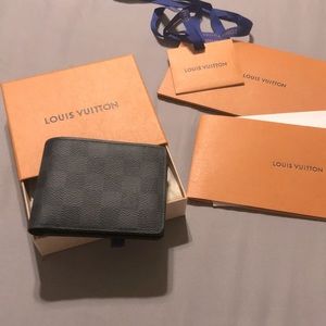 NWT LOUIS VUITTON MENS MULTIPLE WALLET
